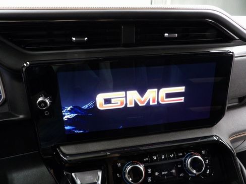 Used 2024 GMC Sierra 2500 AT4 w/ AT4 Premium Plus Package image 18