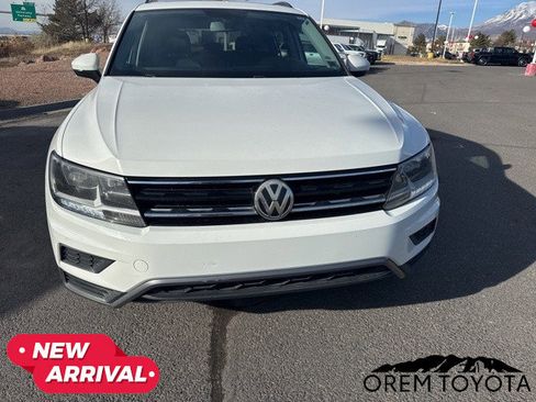 Used 2018 Volkswagen Tiguan SE w/ Panoramic Sunroof Package image 20