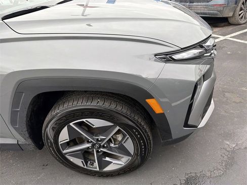 Used 2025 Hyundai Tucson SEL image 2