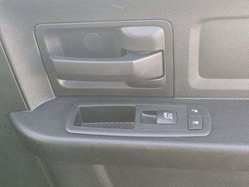 Used 2017 RAM 1500 Express image 32