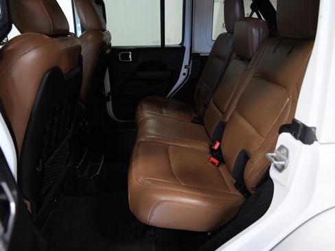 Used 2021 Jeep Wrangler Unlimited Rubicon AWD/4WD image 27
