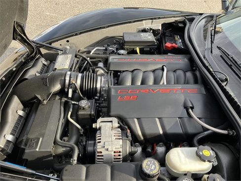 Used 2006 Chevrolet Corvette Coupe w/ Preferred Equipment Group image 25