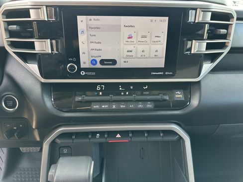 Used 2022 Toyota Tundra SR5 w/ Convenience Package image 28