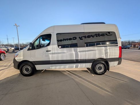 Used 2024 Mercedes-Benz Sprinter 2500 image 10