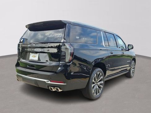 New 2026 Chevrolet Suburban High Country AWD/4WD image 4