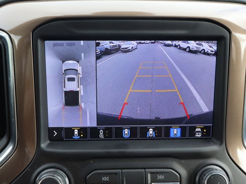 Used 2021 Chevrolet Silverado 1500 High Country w/ Technology Package image 29