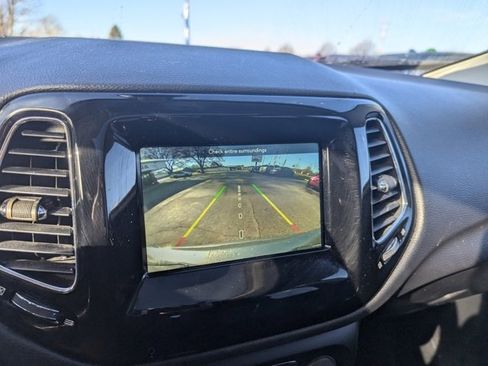 Used 2019 Jeep Compass Altitude image 14