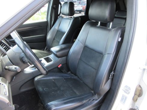 Used 2017 Jeep Grand Cherokee Altitude AWD/4WD image 20