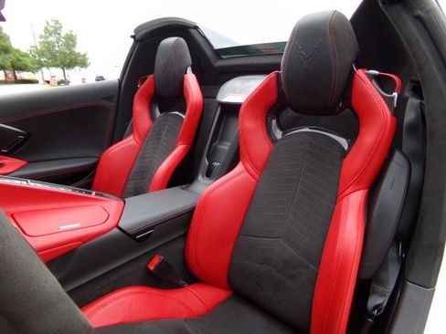 Used 2024 Chevrolet Corvette Stingray Premium Conv w/ Z51 Performance Package RWD image 24