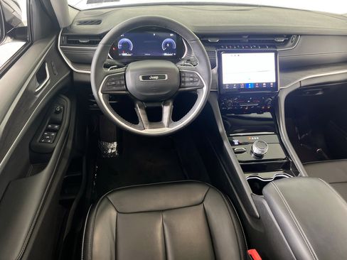 Used 2023 Jeep Grand Cherokee L Limited AWD/4WD image 23