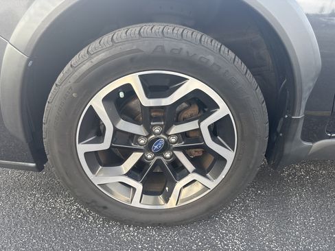 Used 2017 Subaru Crosstrek 2.0i Limited AWD/4WD image 3