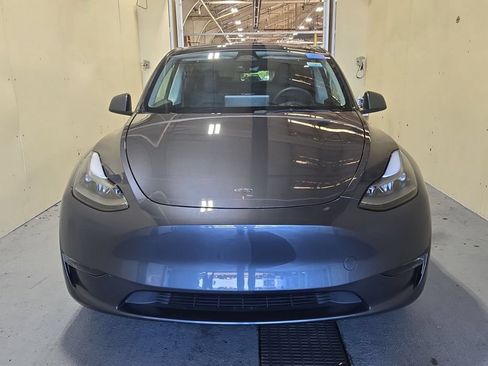 Used 2023 Tesla Model Y Long Range AWD/4WD image 2