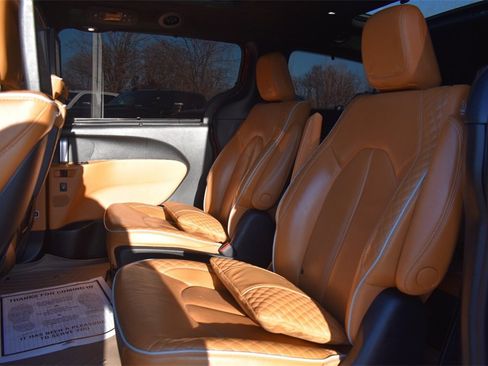 Used 2021 Chrysler Pacifica Pinnacle image 28