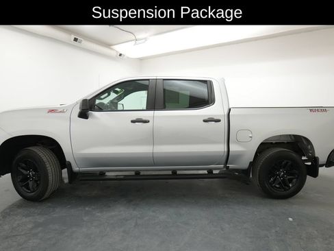 Used 2019 Chevrolet Silverado 1500 Custom Trail Boss w/ Custom Convenience Package AWD/4WD image 4