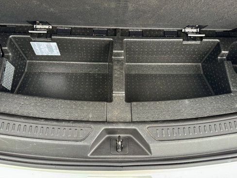 Used 2017 GMC Acadia Denali w/ Technology Package AWD/4WD image 27