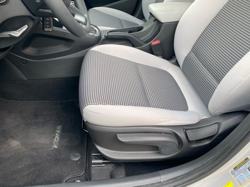 Used 2022 Hyundai Kona SE FWD image 28