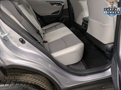 Used 2020 Toyota RAV4 Limited image 28