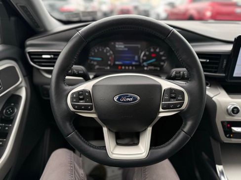 Used 2022 Ford Explorer XLT w/ Equipment Group 202A image 15