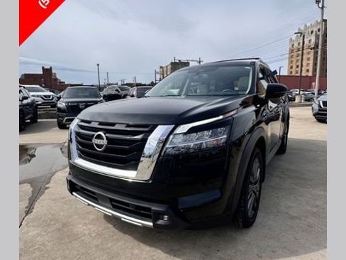 Certified 2022 Nissan Pathfinder SL w/ SL Premium Package FWD image 1
