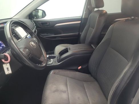 Used 2018 Toyota Highlander Plus AWD/4WD image 17