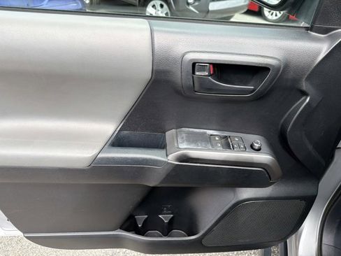 Certified 2017 Toyota Tacoma SR5 w/ Tow Package image 7