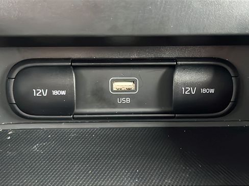 Certified 2025 Kia Soul LX w/ LX Technology Package FWD image 16