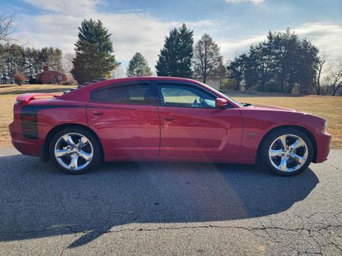 Used 2012 Dodge Charger R/T w/ Wheels & Tunes Group image 5