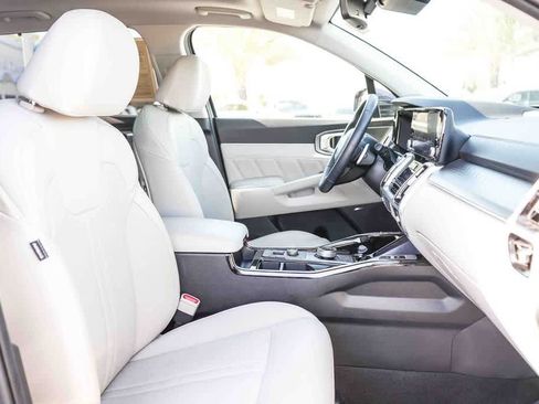 Certified 2024 Kia Sorento SX Prestige AWD/4WD image 16