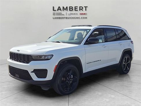 Used 2023 Jeep Grand Cherokee Altitude image 1