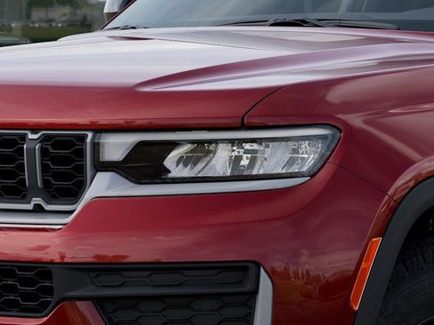 New 2026 Jeep Grand Cherokee Altitude RWD image 10