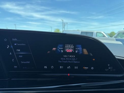 Used 2024 Cadillac Escalade Sport w/ LPO, ONYX Package AWD/4WD image 21