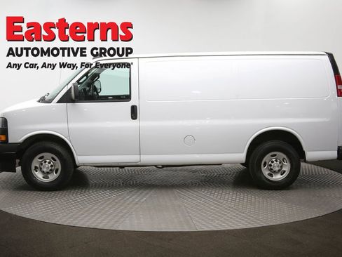 Used 2018 Chevrolet Express 2500 w/ Driver Convenience Package RWD image 59