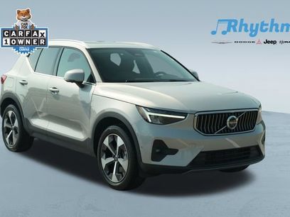 Used 2025 Volvo XC40 B5 Plus