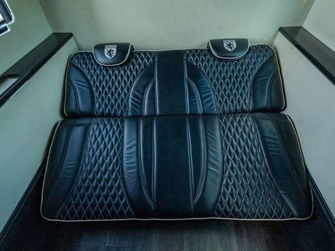Used 2017 Mercedes-Benz Sprinter 2500 image 42