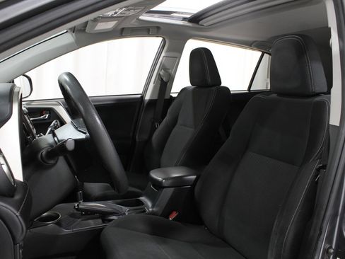 Used 2014 Toyota RAV4 XLE image 5