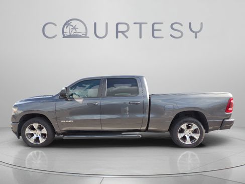 Used 2023 RAM 1500 Laramie AWD/4WD image 2