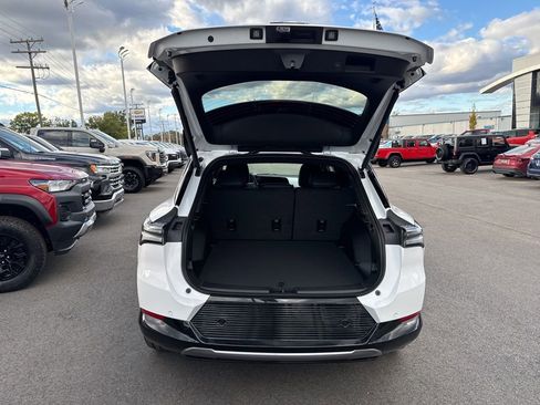 New 2026 Chevrolet Equinox EV LT image 29