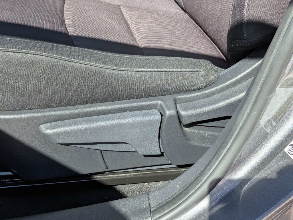 Used 2025 Nissan Sentra SV FWD image 16