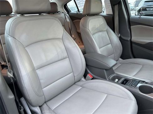 Used 2018 Chevrolet Cruze Premier image 22