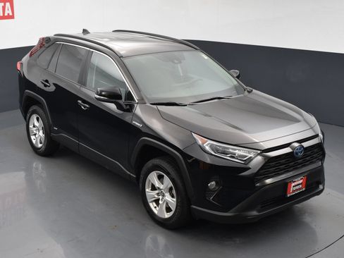 Used 2021 Toyota RAV4 XLE w/ Convenience Package AWD/4WD image 23