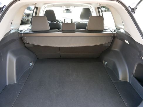 Used 2025 Toyota RAV4 XLE AWD/4WD image 18