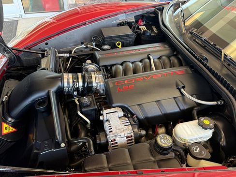 Used 2005 Chevrolet Corvette Coupe w/ Preferred Equipment Group image 17