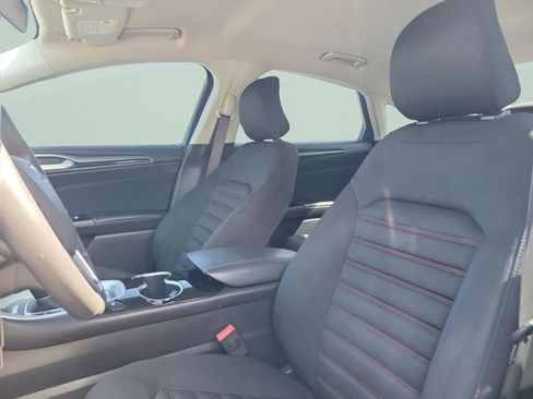Used 2016 Ford Fusion SE image 18