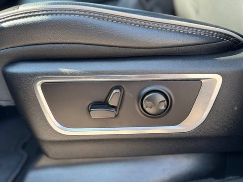 Used 2026 RAM 1500 Laramie AWD/4WD image 11