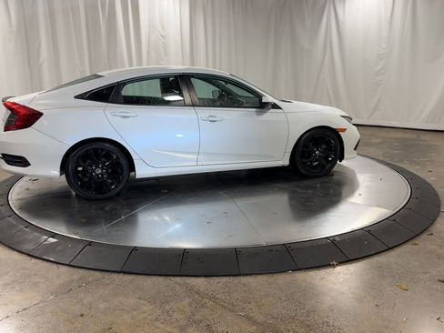 Used 2019 Honda Civic Sport image 2