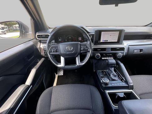 Used 2025 Toyota 4Runner SR5 AWD/4WD image 6