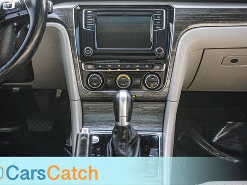 Used 2018 Volkswagen Passat 2.0T SE FWD image 24