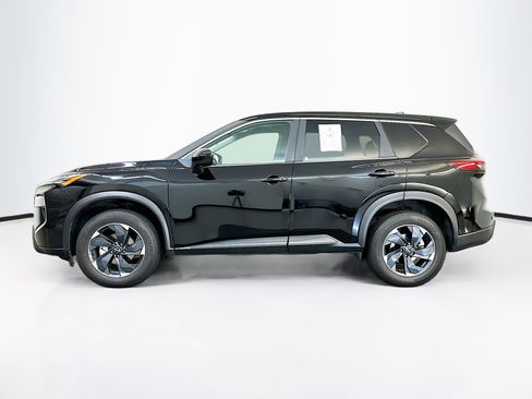 Used 2025 Nissan Rogue SV image 4