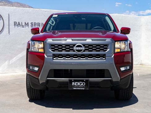 Used 2025 Nissan Frontier SV w/ SV Convenience Package RWD image 4