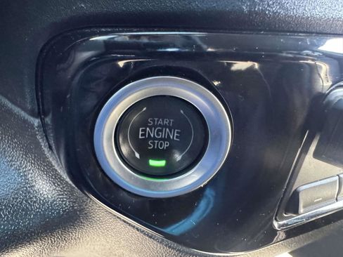 Used 2025 GMC Sierra 1500 SLT AWD/4WD image 35